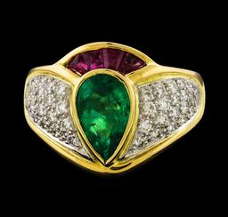 1.32 ctw Emerald and Diamond Ring - 18KT Yellow Gold