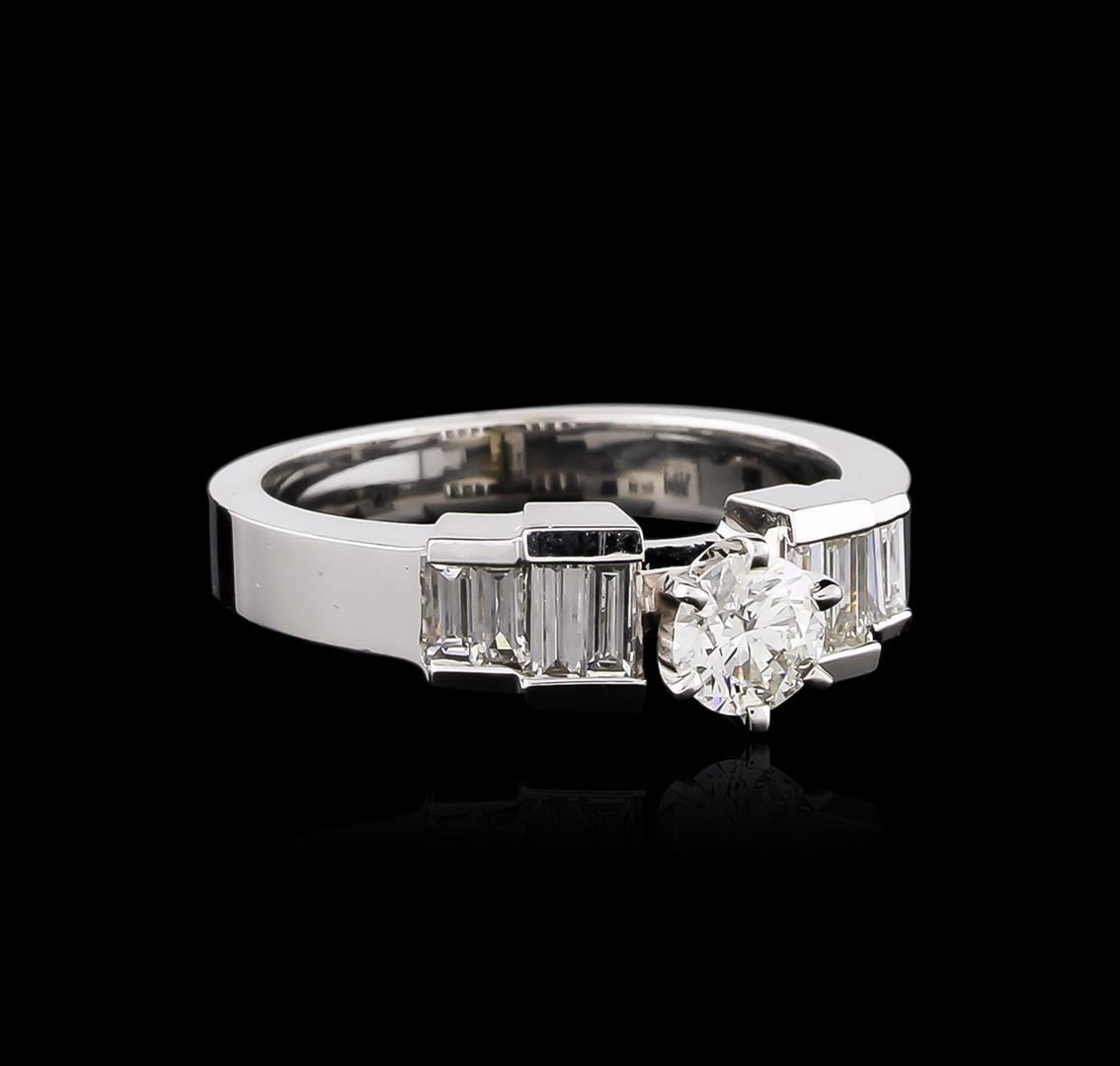 14KT White Gold 0.92 ctw Diamond Ring