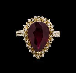 7.30 ctw Ruby and Diamond Ring - 14KT Yellow Gold