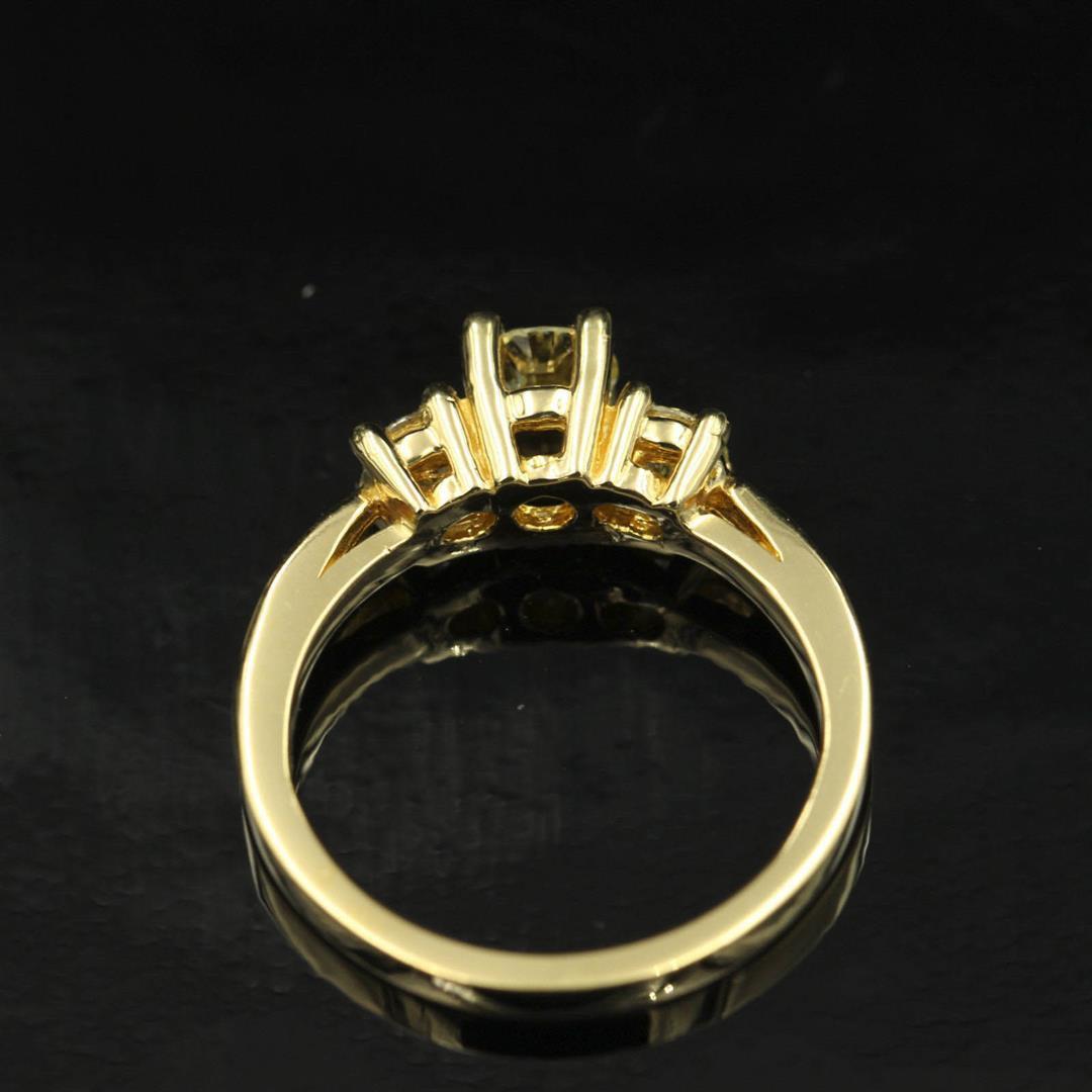 0.81 ctw Diamond Ring - 14KT Yellow Gold