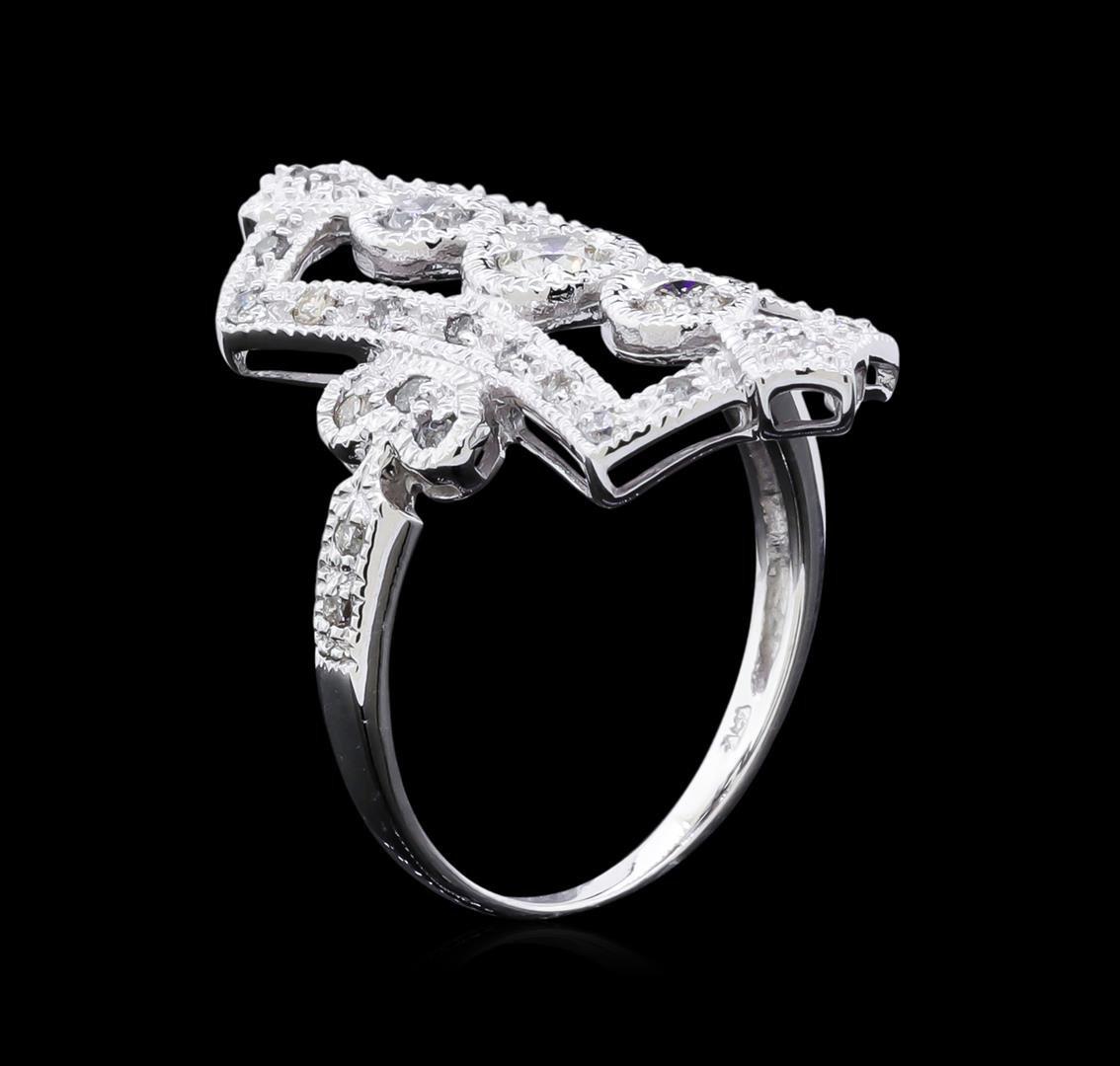 0.64 ctw Diamond Ring - 18KT White Gold