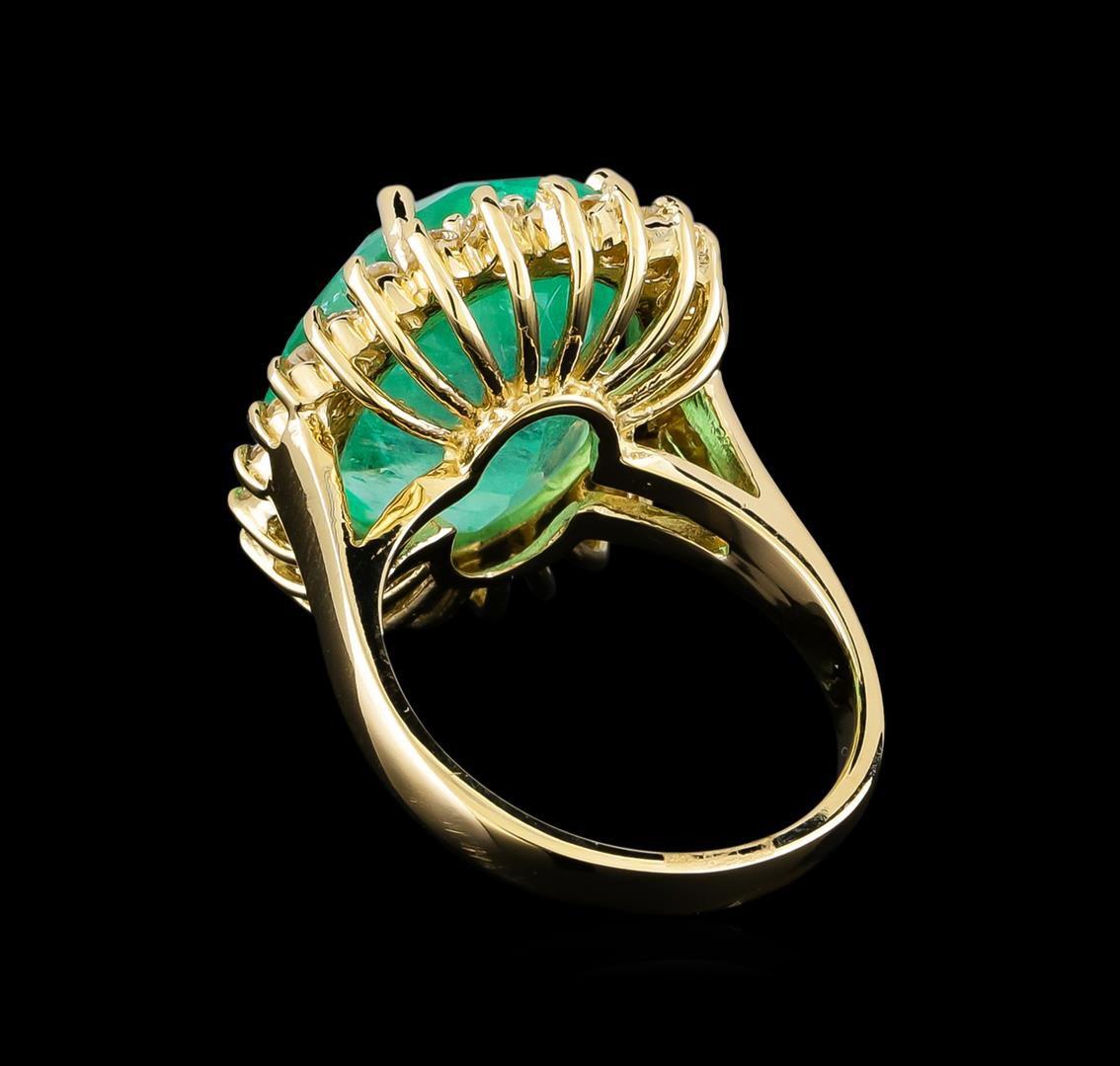 10.45 ctw Emerald and Diamond Ring - 14KT Yellow Gold