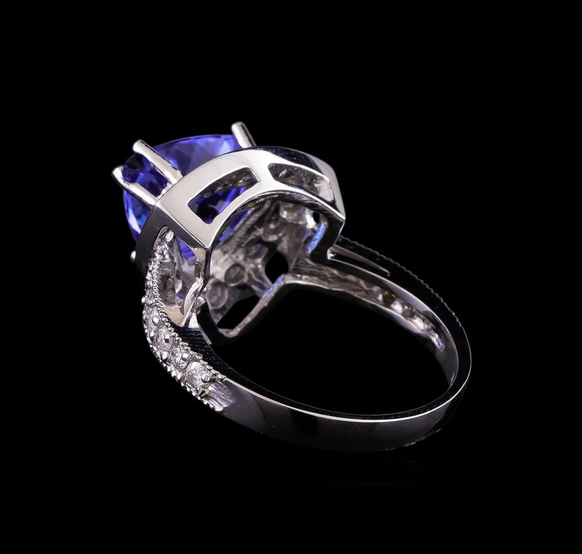 14KT White Gold 2.20 ctw Tanzanite and Diamond Ring