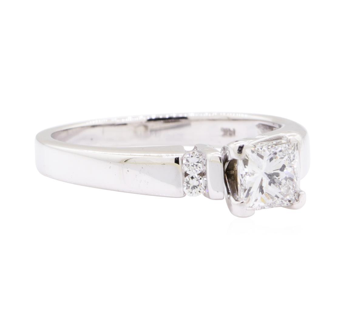 0.67 ctw Diamond Ring - 14KT White Gold