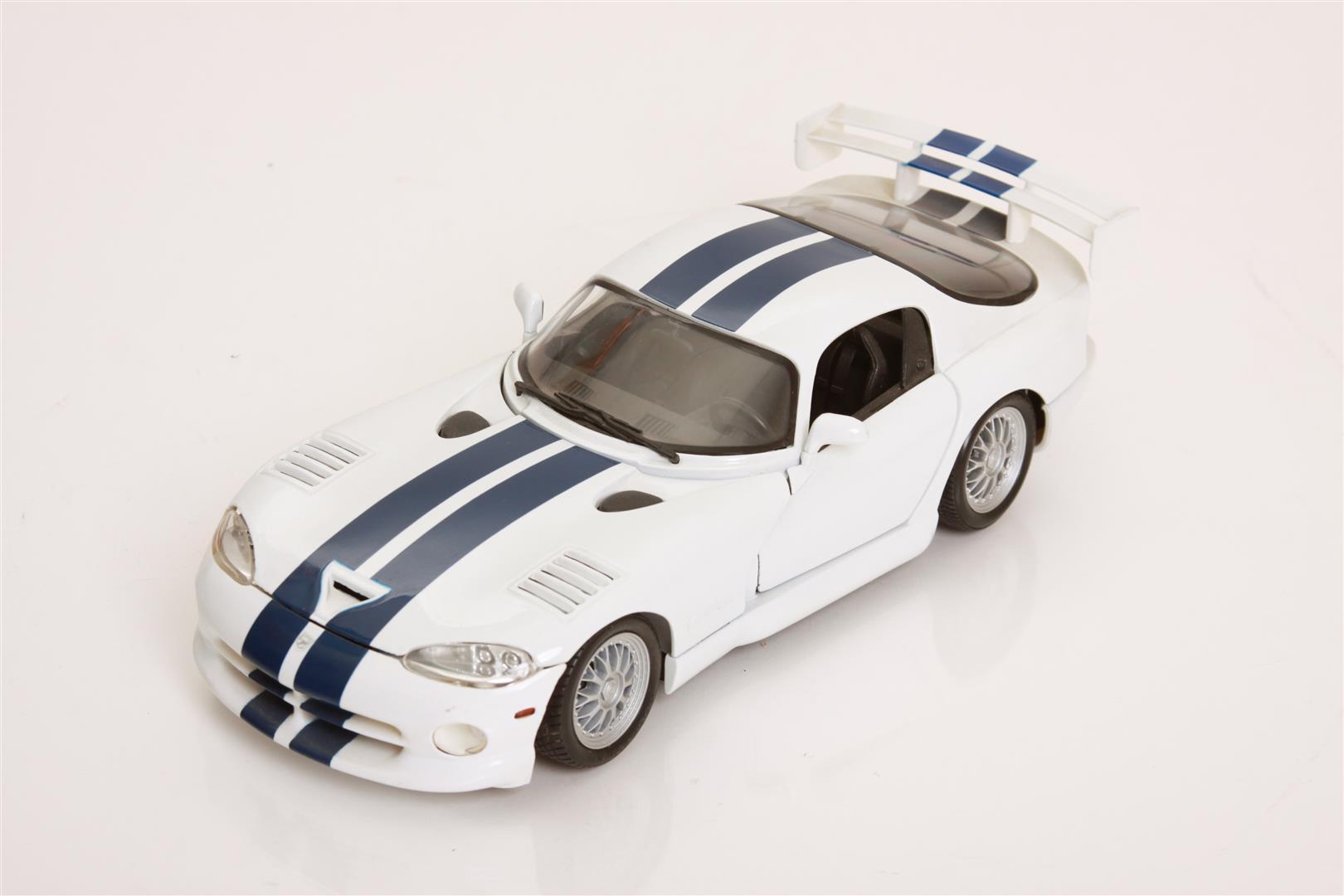 1/18 Scale Dodge Viper GTSR Coupe by Maisto