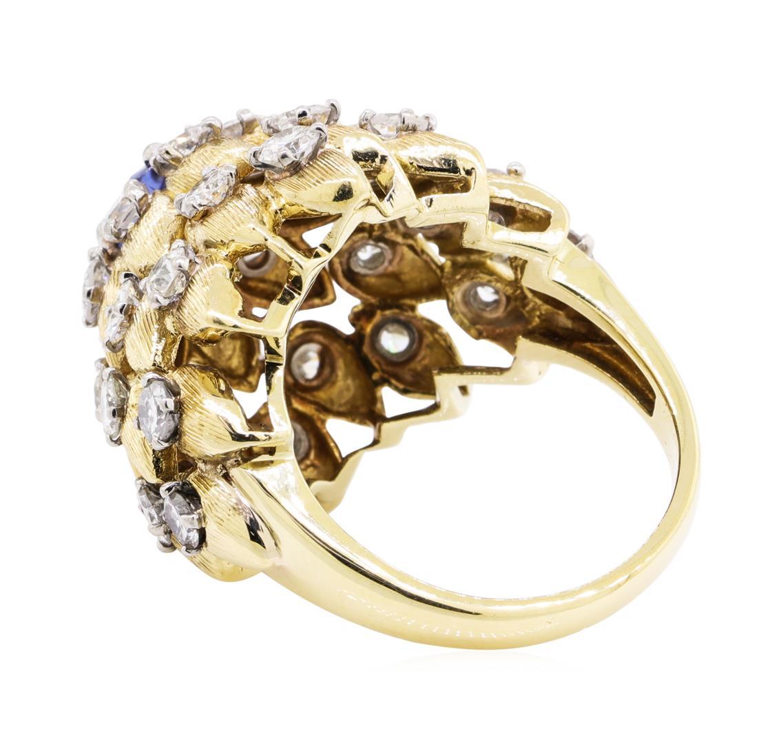 4.28 ctw Sapphire And Diamond Ring - 18KT Yellow Gold