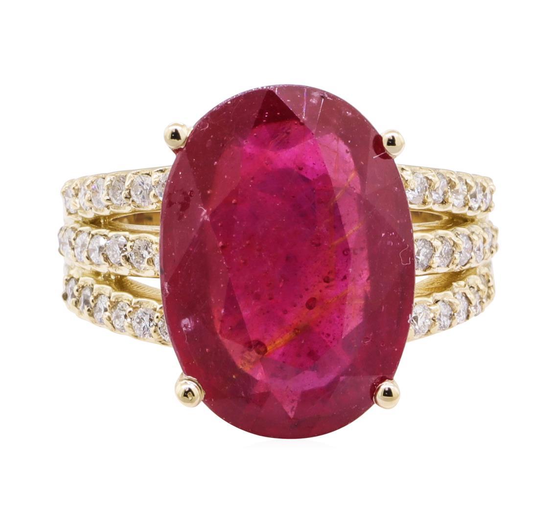 11.80 ctw Ruby And Diamond Ring - 14KT Yellow Gold