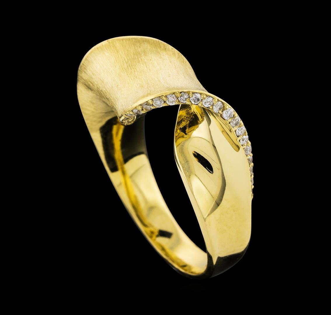 0.15 ctw Diamond Ring - 14KT Yellow Gold