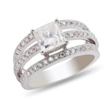 1.62 ctw SI3 CLARITY CENTER Diamond 18K White Gold Ring (2.24 ctw Diamonds)