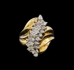 0.95 ctw Diamond Ring - 10KT Yellow Gold