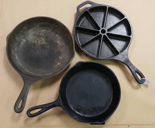 3 Cast Iron Frying Pans One Corn Bread Mold  US