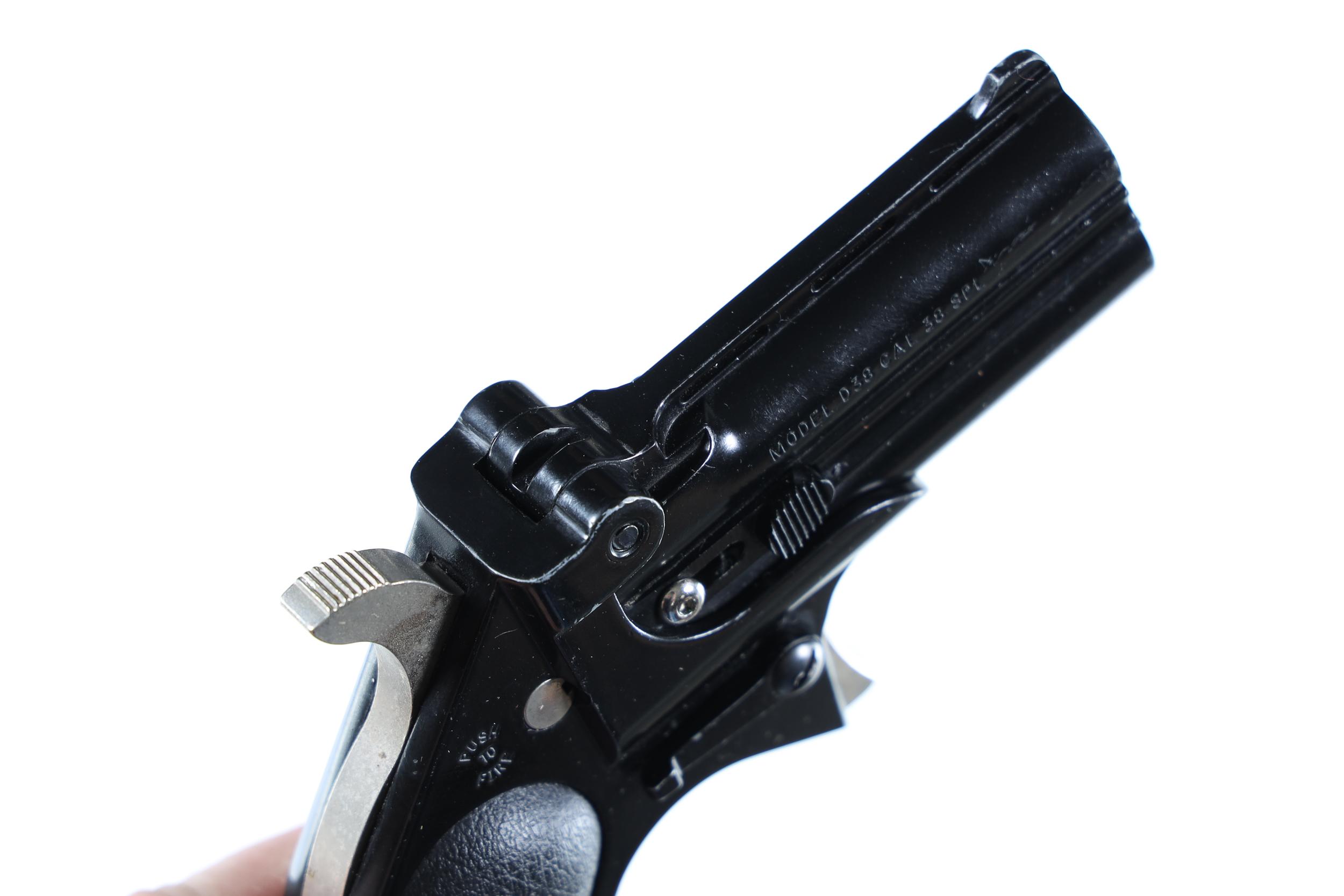 Davis Industries D38 Derringer .38 spl