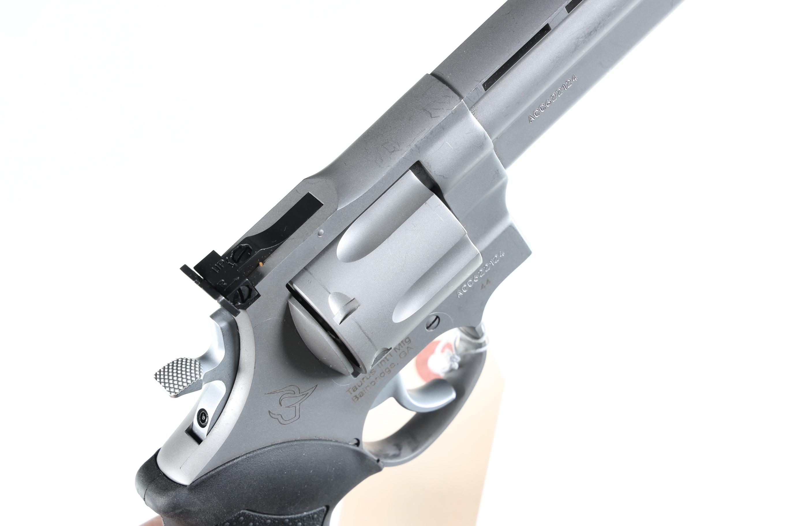 Taurus 44 Revolver .44 mag