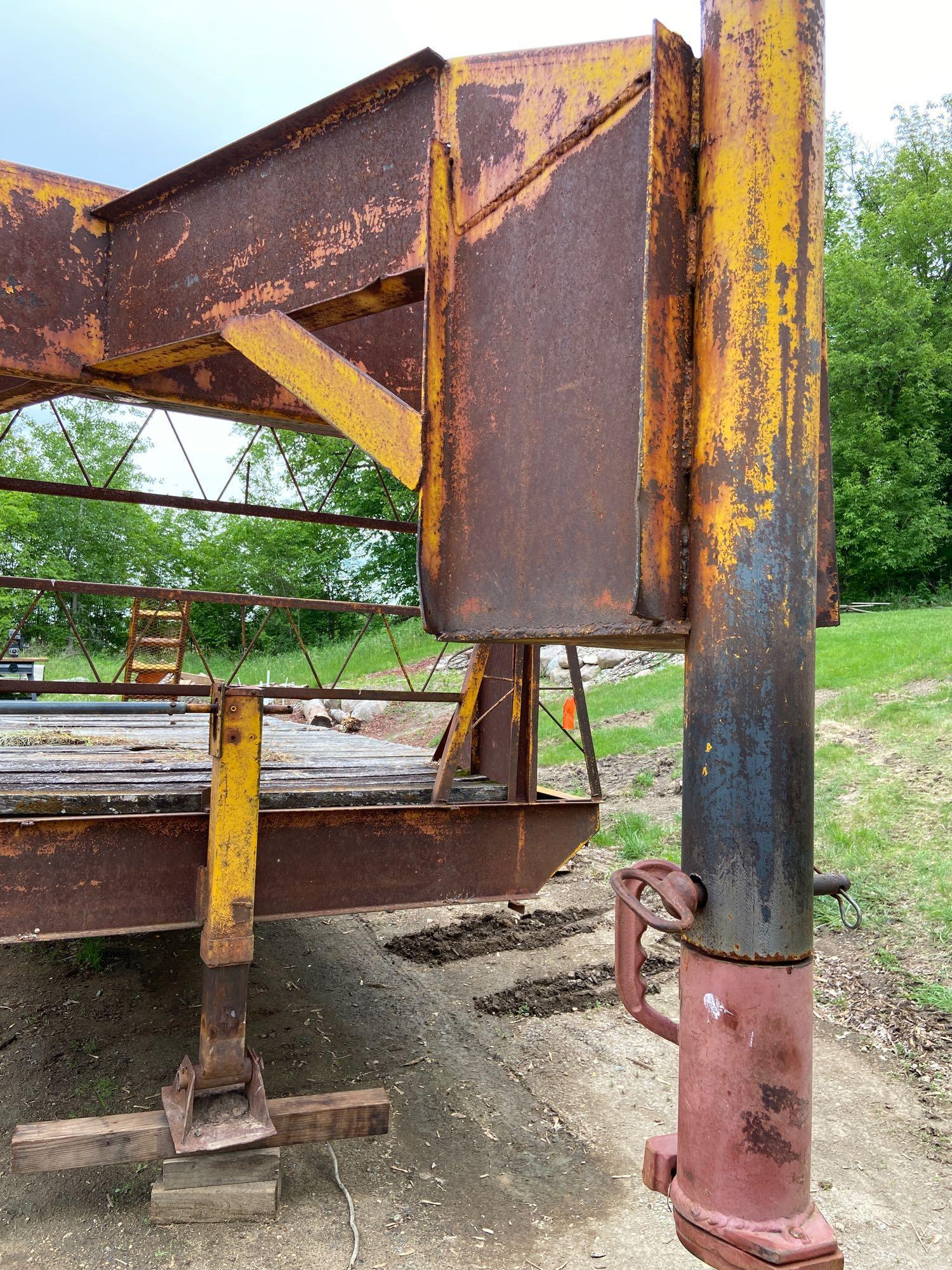 5th wheel hay hauler