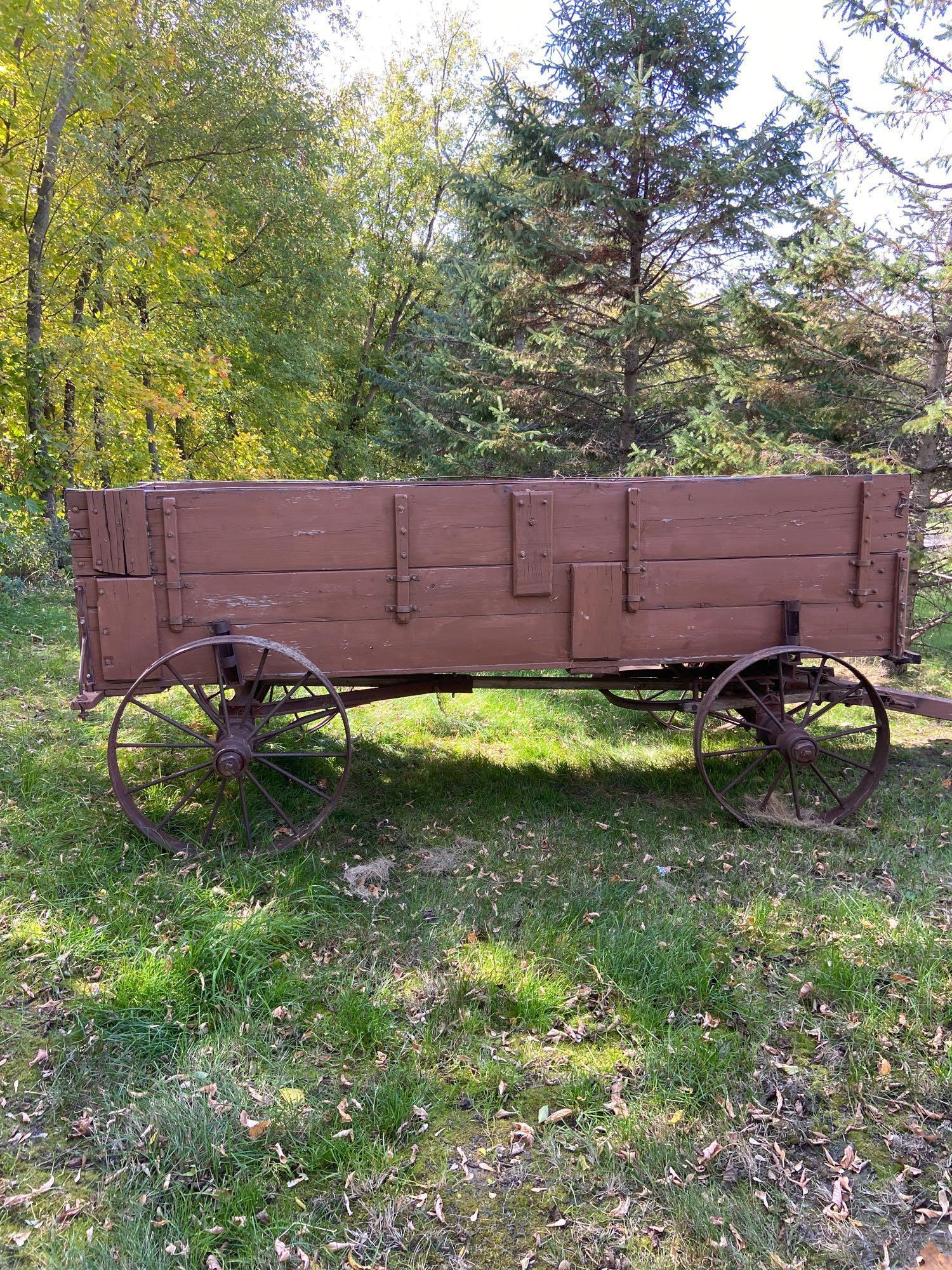 Hitch wagon
