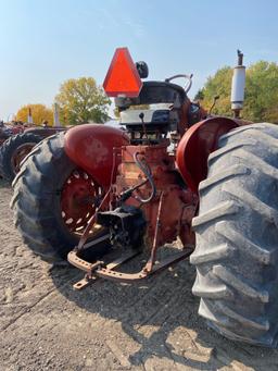 Farmall 706 tractor gas