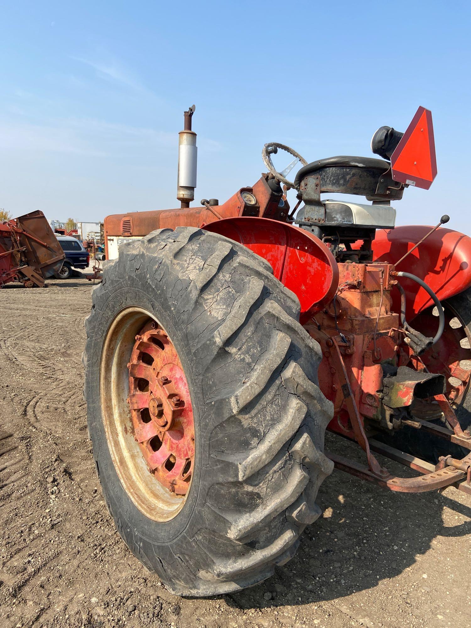 Farmall 706 tractor gas