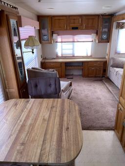 1989 Hitchhiker 5th wheel camper by Nu-Wa