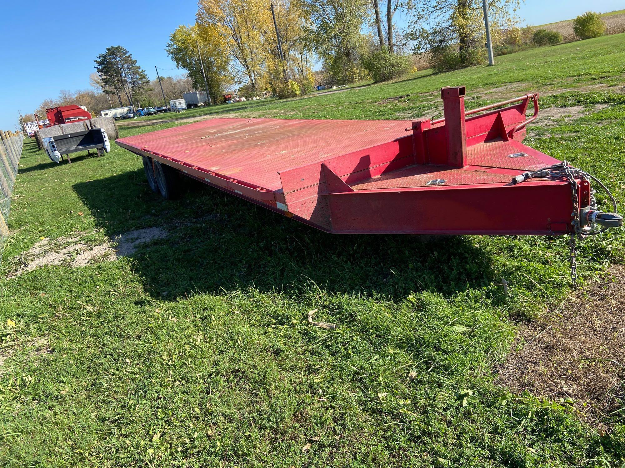 30 foot tandem trailer with a header