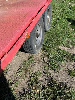 30 foot tandem trailer with a header