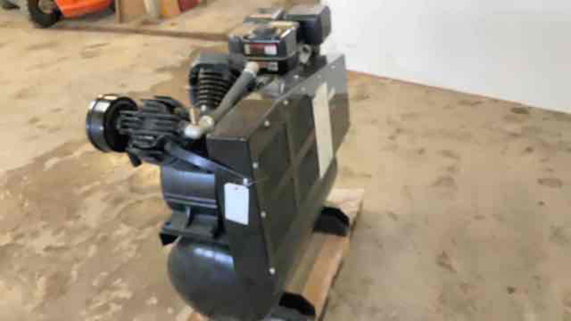 420 mL air compressor, 180 psi, 30 gallon