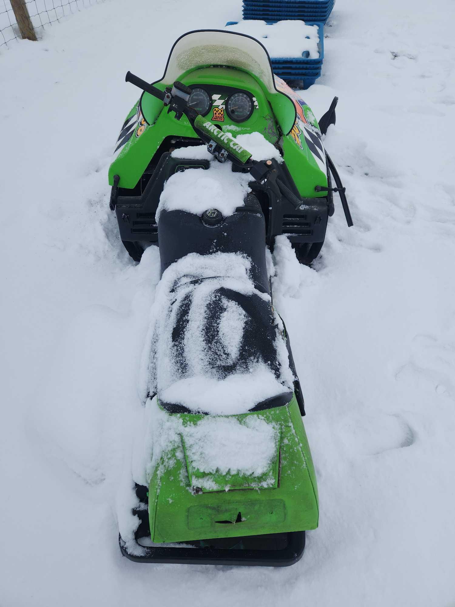 ZR580 Arctic Cat Snowmobile