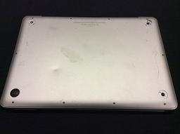 Apple macbook pro model A1278,no plug