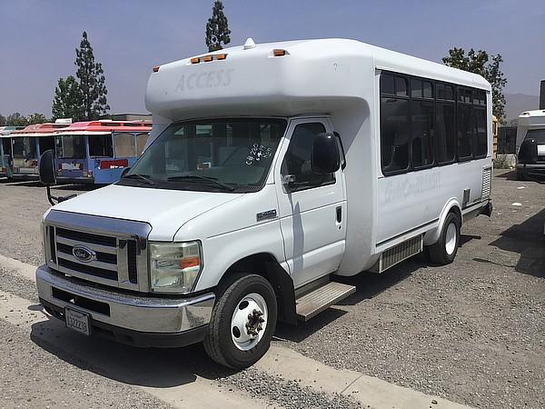 2008 FORD E450