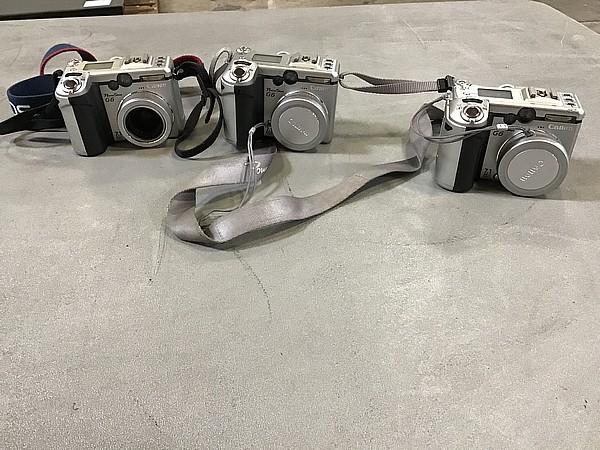 Three Canon powershot g6 cameras
