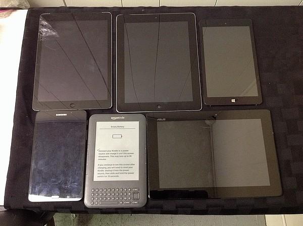 Tablets possibly locked, no chargers, some damage Samsung, Amazon, ASUS, CHUWI, IPAD A1395 A1475