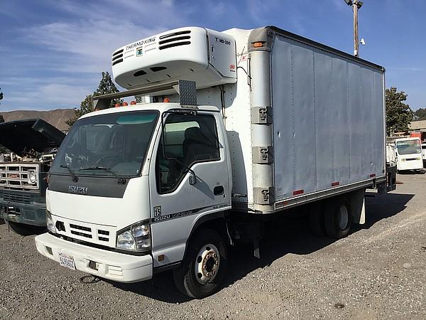 2007 ISUZU NPR REEFER