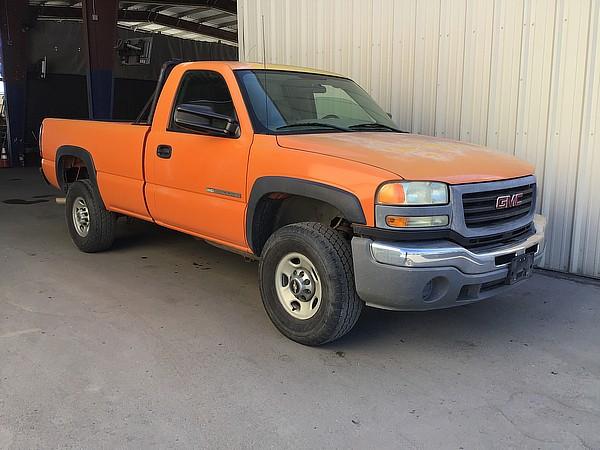 2005 GMC SIERRA 2500 HD