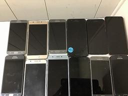 18 Samsung cellphones possibly locked, some damage, Unknown activation status