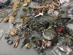 Assorted jewelry