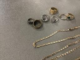 Assorted jewelry