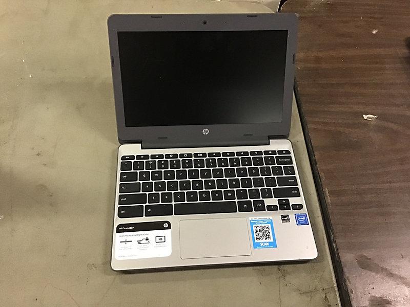 Hp laptop computers (Used Used, possibly locked, no chargers, some damage