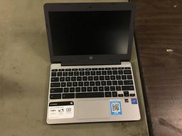 Hp laptop computers (Used Used, possibly locked, no chargers, some damage