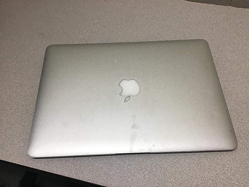 MacBook Air (Used Used, possibly locked, possibly damage, no charger