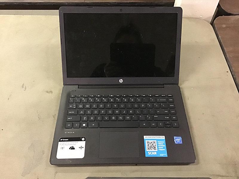 Hp laptop computers (Used Used, possibly locked, no chargers, some damage