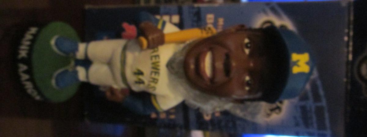 HANK AARON 2002 MILWAUKEE BREWERS "755" SGA BOBBLEHEAD. RARE.