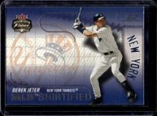 DEREK JETER 2003 FLEER FOCUS MLB SHIRTIFIED INSERT