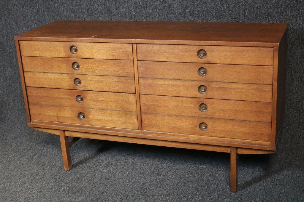 Mid Century Modern 10 Drawer Dresser