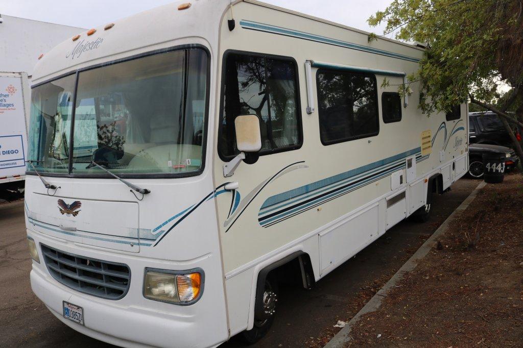 1996 Four Winds Majestic Class C Motorhome