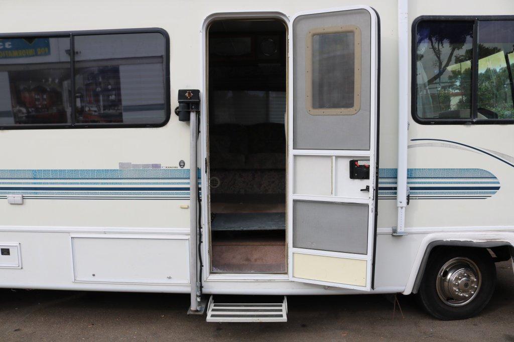 1996 Four Winds Majestic Class C Motorhome