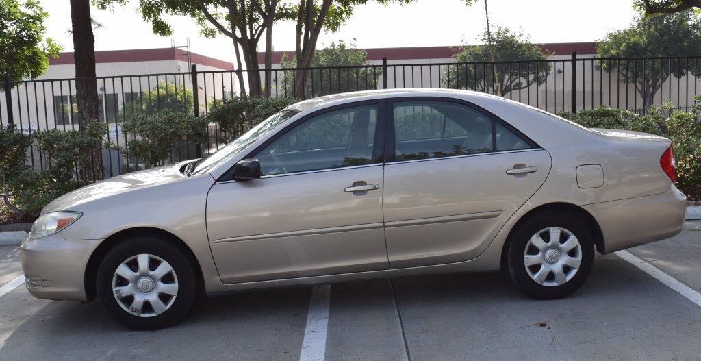 2004 Toyota Camry LE