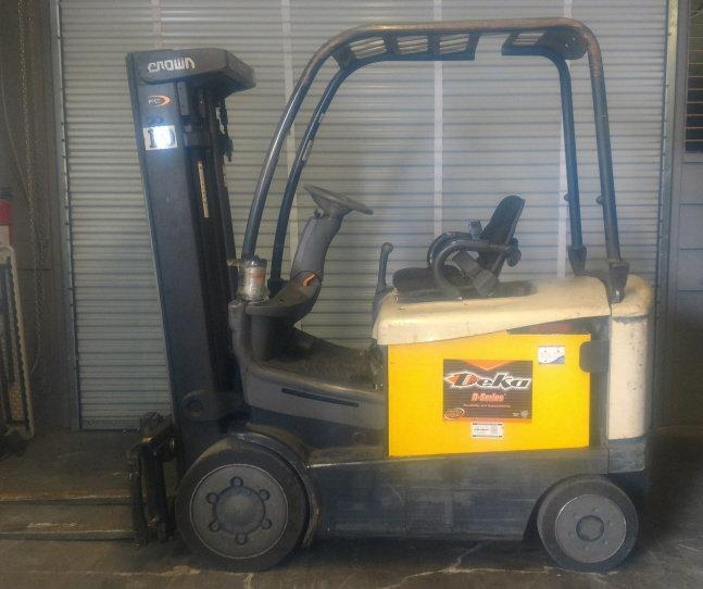 Crown FC Series Triple Mast Electric Forklift