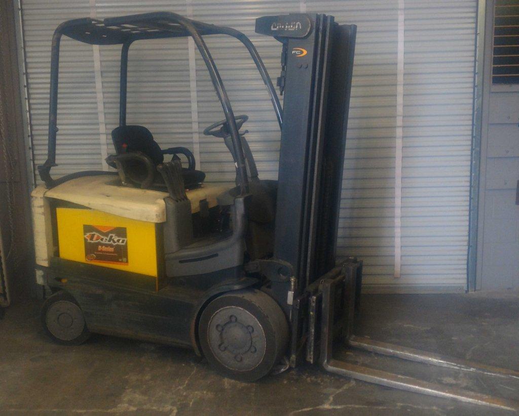 Crown FC Series Triple Mast Electric Forklift