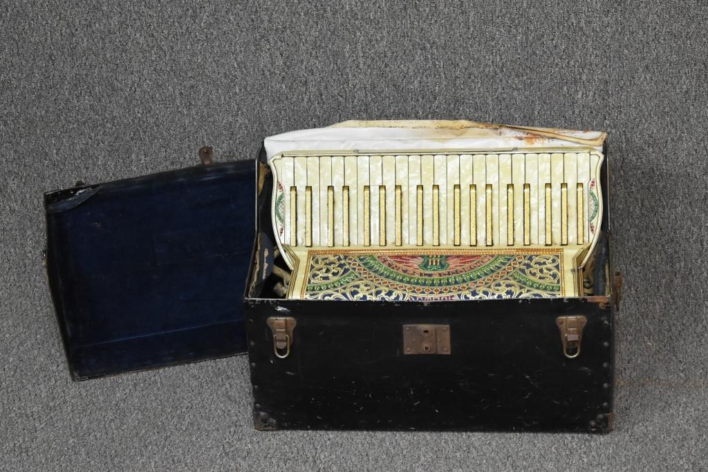 Vintage Accordion With Carrying Case