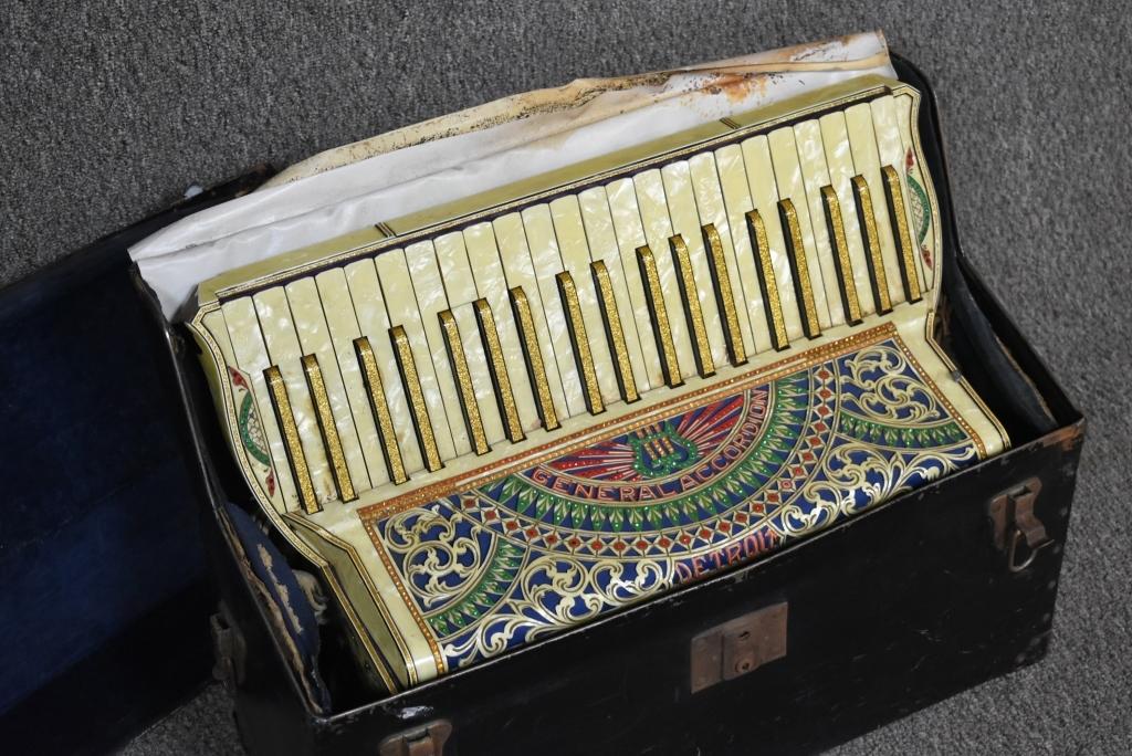 Vintage Accordion With Carrying Case