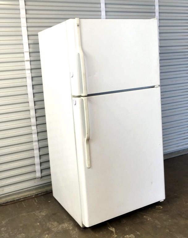 GE Refrigerator